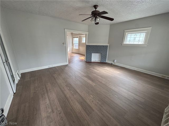 1363 Cranford Avenue, Lakewood, OH 44107