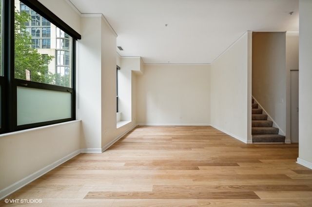 201 N Westshore Drive 107, Chicago, IL 60601