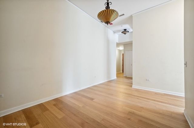 201 N Westshore Drive 107, Chicago, IL 60601