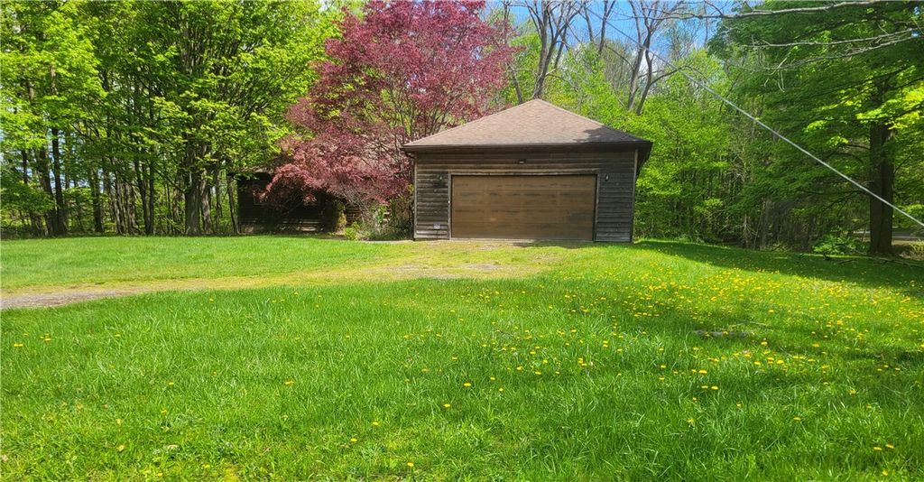 6758 Slocum Rd Road, Ontario, NY 14519