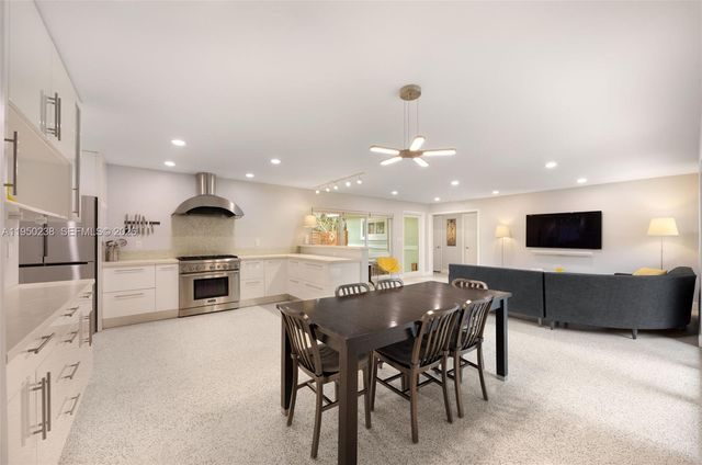 1734 W Las Olas Blvd, Fort Lauderdale, FL 33312