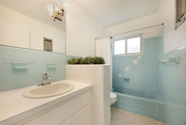 1734 W Las Olas Blvd, Fort Lauderdale, FL 33312