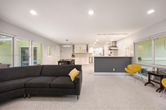 1734 W Las Olas Blvd, Fort Lauderdale, FL 33312