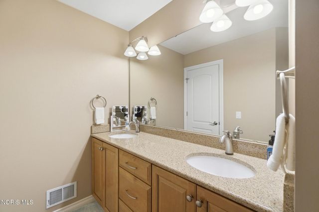 2441 Crissey Road, Sylvania, OH 43560