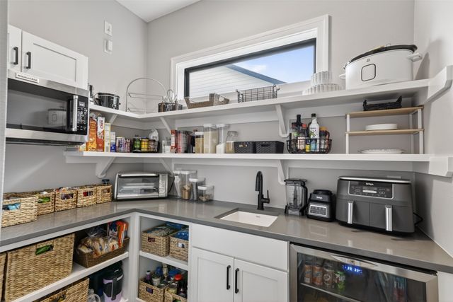 3536 NW 178th Street, Clive, IA 50325