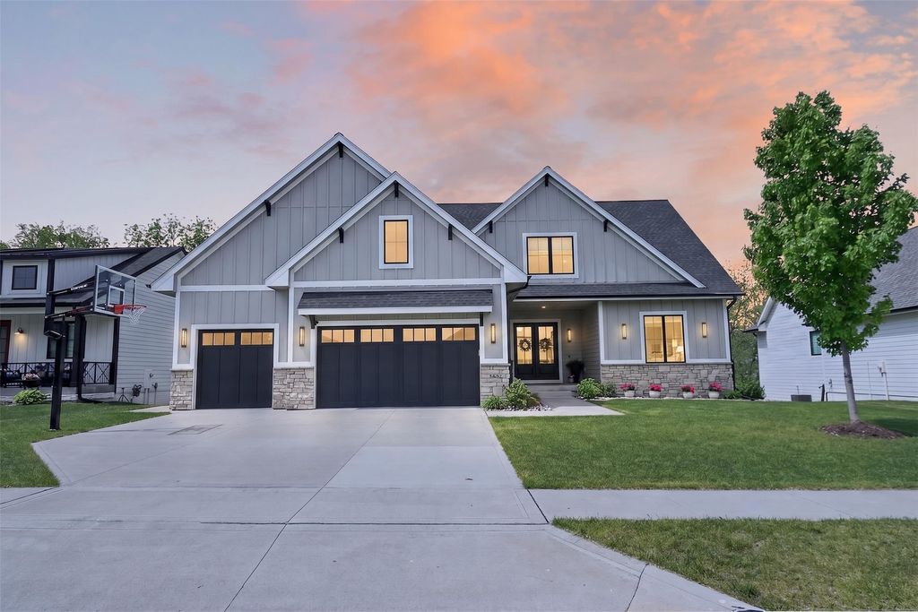3536 NW 178th Street, Clive, IA 50325
