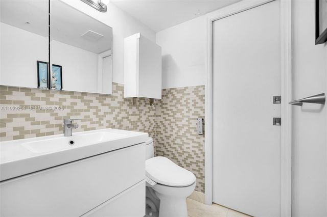 2030 S Ocean Dr 1817, Hallandale Beach, FL 33009