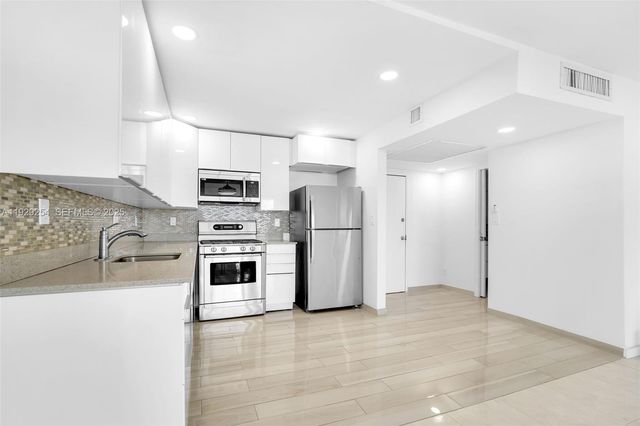 2030 S Ocean Dr 1817, Hallandale Beach, FL 33009