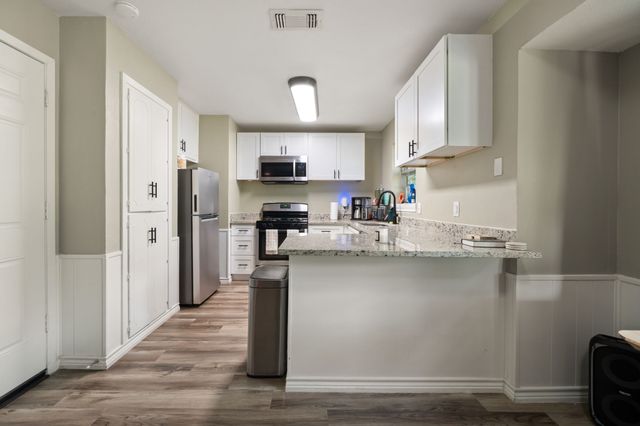 2 Finley Circle, Krum, TX 76249
