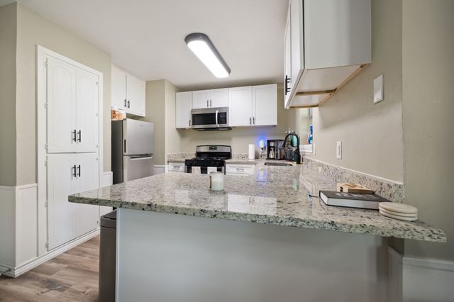 2 Finley Circle, Krum, TX 76249