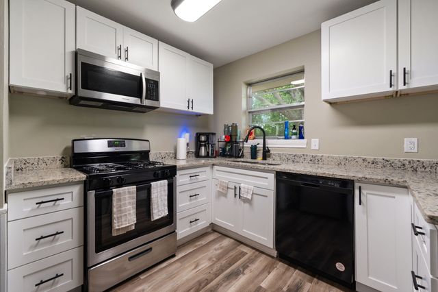 2 Finley Circle, Krum, TX 76249