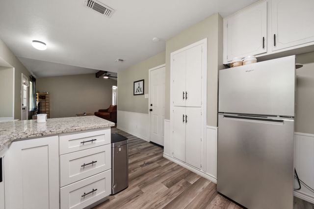 2 Finley Circle, Krum, TX 76249