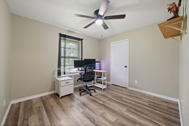 2 Finley Circle, Krum, TX 76249