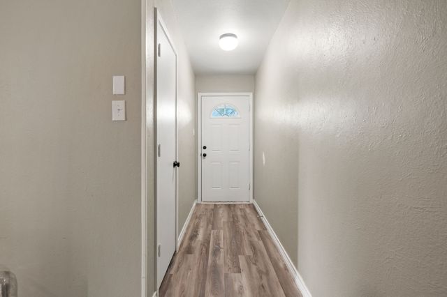 2 Finley Circle, Krum, TX 76249
