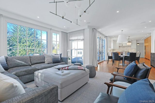 19 Overlook Road, Scarsdale, NY 10583