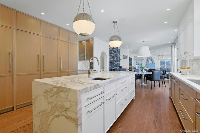 19 Overlook Road, Scarsdale, NY 10583