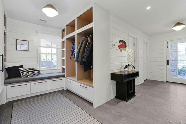 19 Overlook Road, Scarsdale, NY 10583