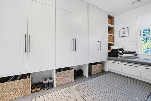 19 Overlook Road, Scarsdale, NY 10583