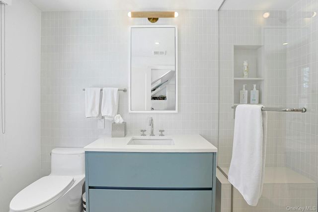 19 Overlook Road, Scarsdale, NY 10583