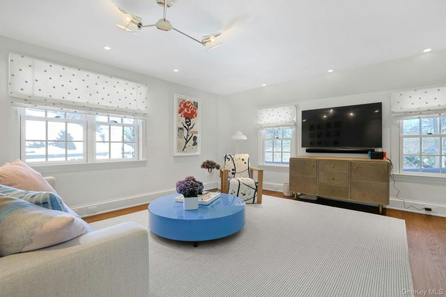 19 Overlook Road, Scarsdale, NY 10583