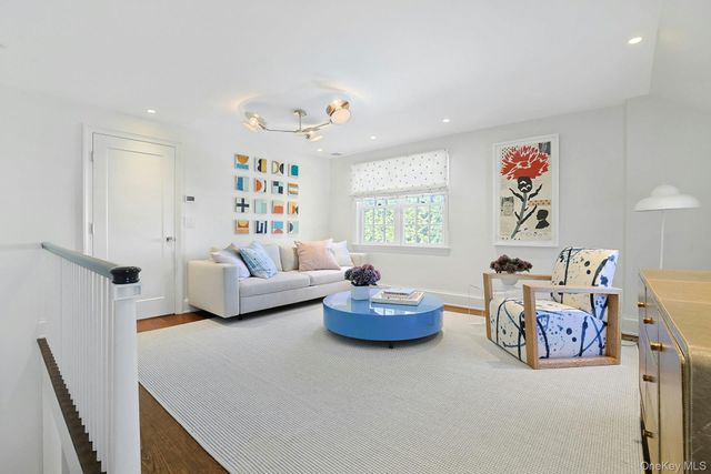 19 Overlook Road, Scarsdale, NY 10583