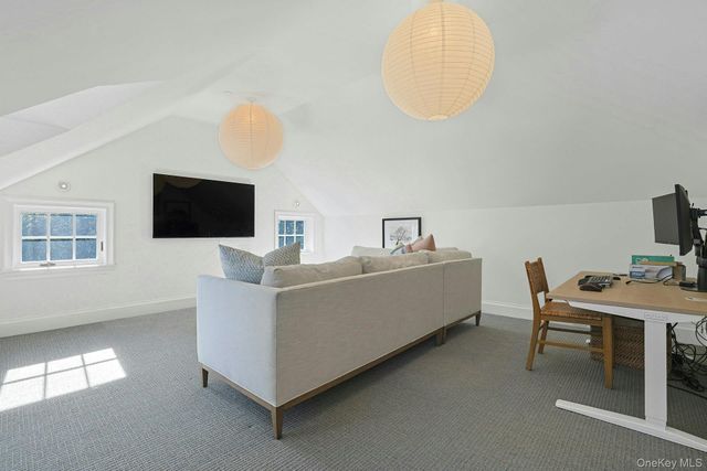 19 Overlook Road, Scarsdale, NY 10583