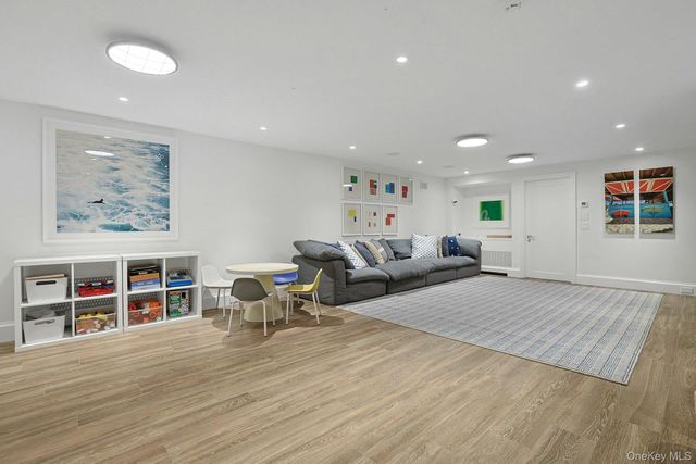 19 Overlook Road, Scarsdale, NY 10583