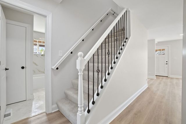 6051 S Normandy Avenue, Chicago, IL 60638