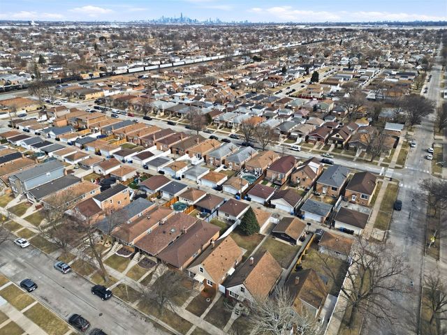 6051 S Normandy Avenue, Chicago, IL 60638