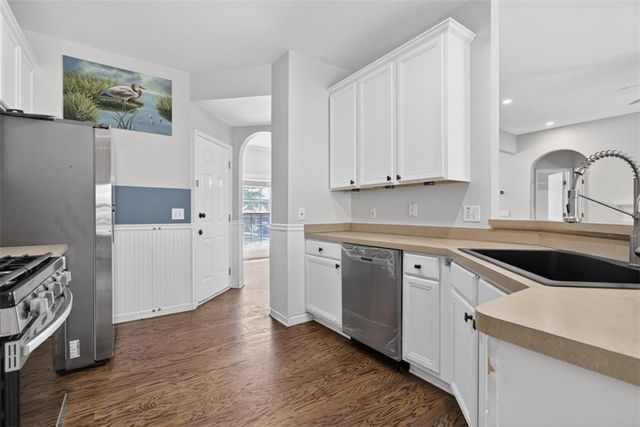 28 Stonehenge Court, Cumming, GA 30041