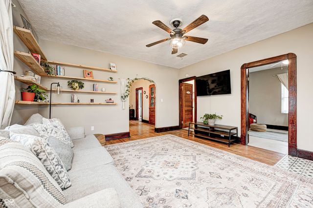 455 W Wiley Street, Greenwood, IN 46142