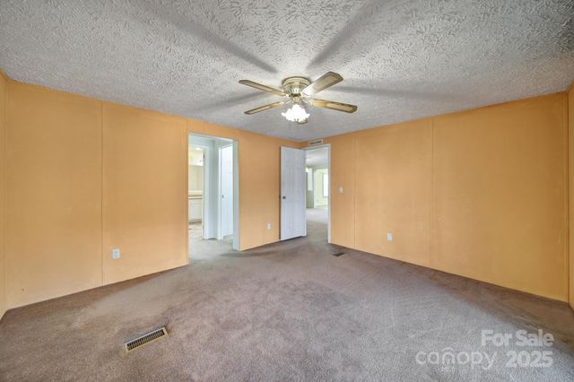 2236 White Heron Road, Liberty Hill, SC 29704