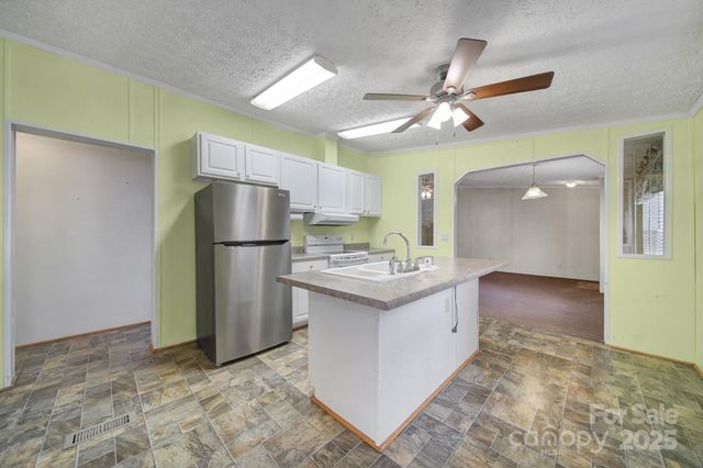 2236 White Heron Road, Liberty Hill, SC 29704