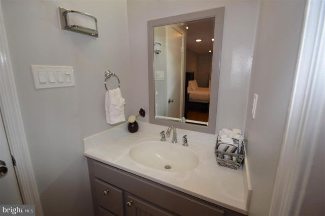 12614 OXON RD, Herndon, VA 20171