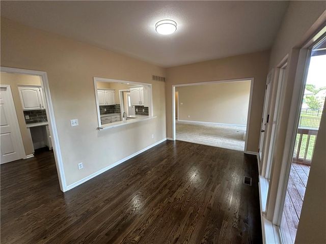 2405 SW Stone Bridge Circle, Lee's Summit, MO 64082
