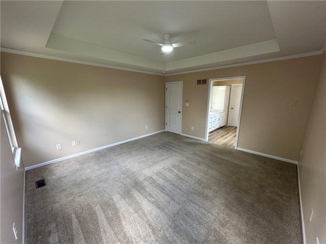 2405 SW Stone Bridge Circle, Lee's Summit, MO 64082