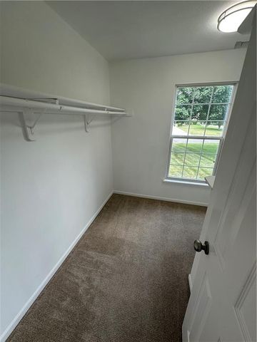 2405 SW Stone Bridge Circle, Lee's Summit, MO 64082