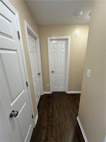 2405 SW Stone Bridge Circle, Lee's Summit, MO 64082