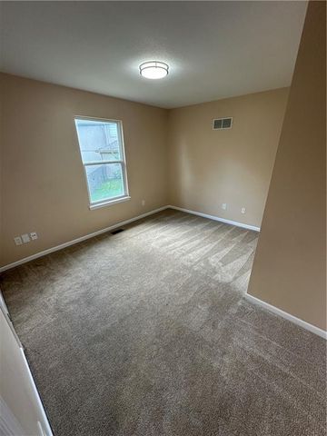 2405 SW Stone Bridge Circle, Lee's Summit, MO 64082