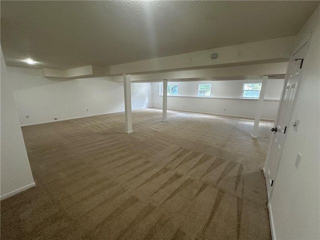 2405 SW Stone Bridge Circle, Lee's Summit, MO 64082