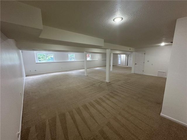 2405 SW Stone Bridge Circle, Lee's Summit, MO 64082