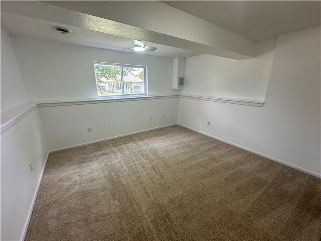 2405 SW Stone Bridge Circle, Lee's Summit, MO 64082