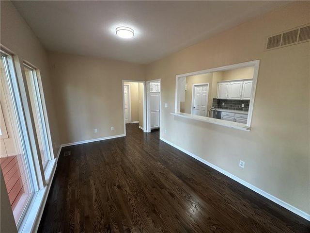 2405 SW Stone Bridge Circle, Lee's Summit, MO 64082