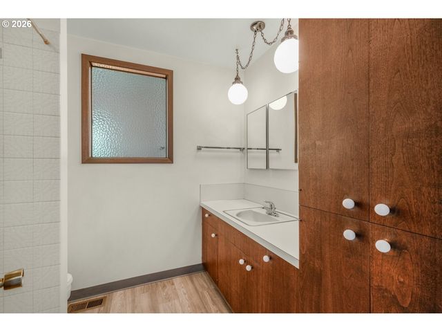 31077 Sw LAURELVIEW Rd, Hillsboro, OR 97123