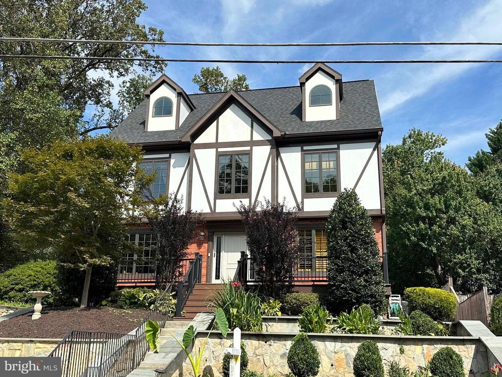 6820 JACKSON AVE, Falls Church, VA 22042