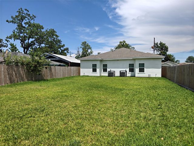 4124 Vaughn Street B, Houston, TX 77016