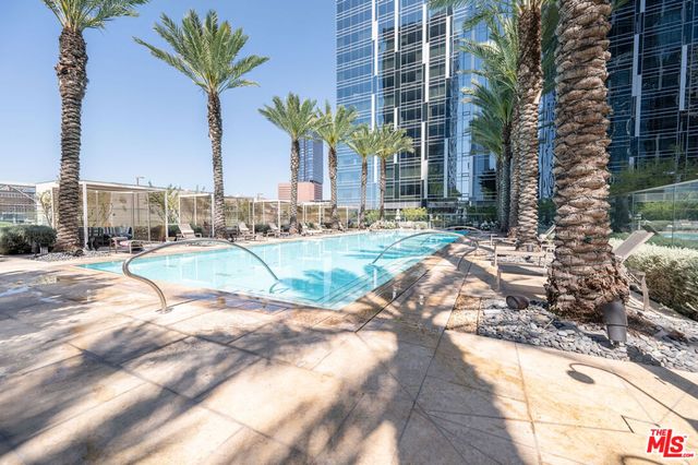 877 Francisco Street 707, Los Angeles, CA 90017