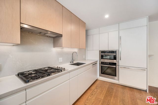 877 Francisco Street 707, Los Angeles, CA 90017