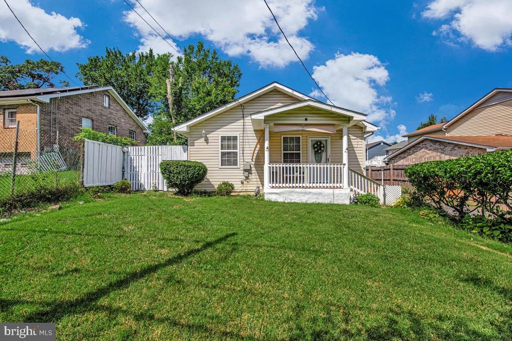 1106 CYPRESSTREE DR, Capitol Heights, MD 20743