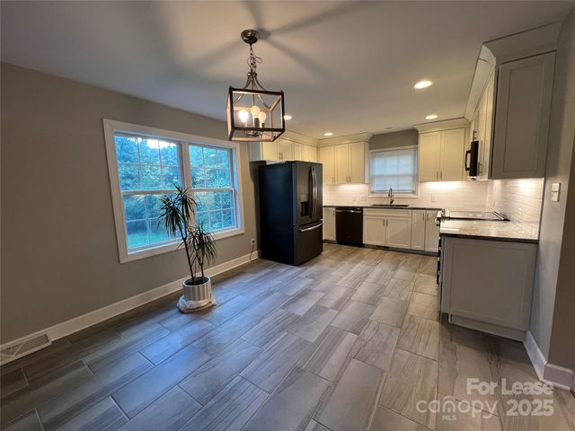 5908 Amity Place, Charlotte, NC 28212